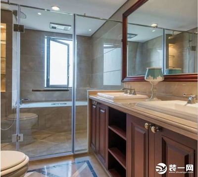 淋浴房安装玻璃隔断尺寸多少合适?贵阳装修网解析